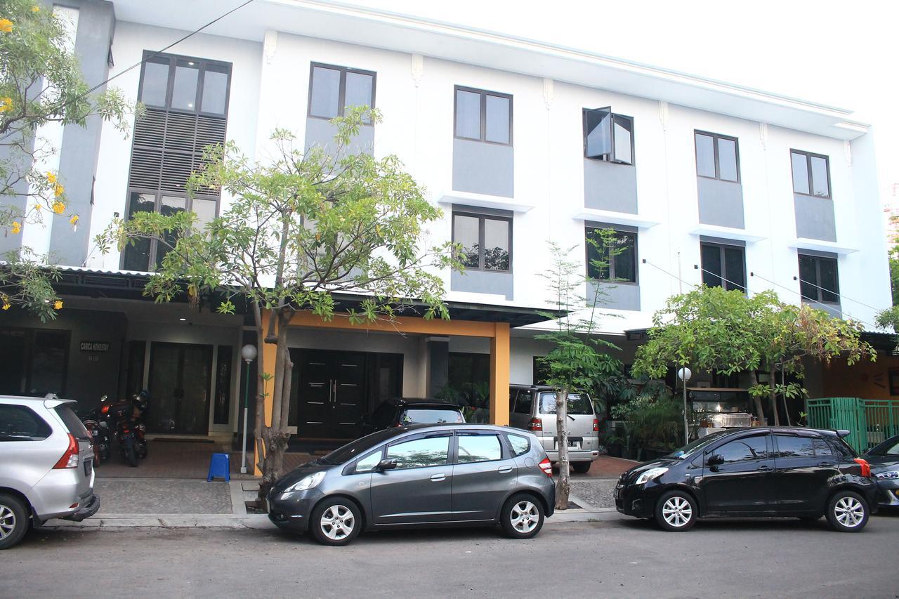 Carica Homestay Surabaya Kültér fotó