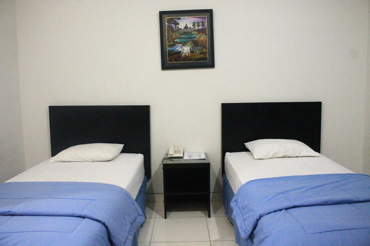 Carica Homestay Surabaya Kültér fotó