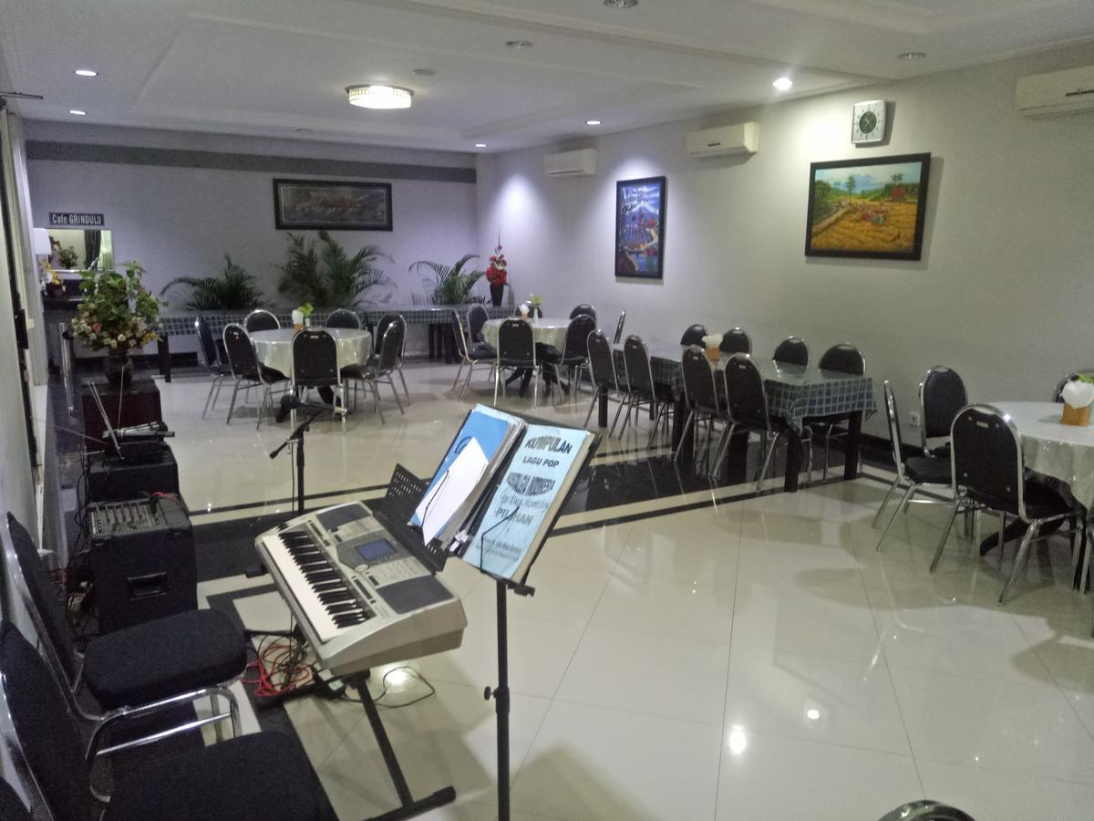 Carica Homestay Surabaya Kültér fotó