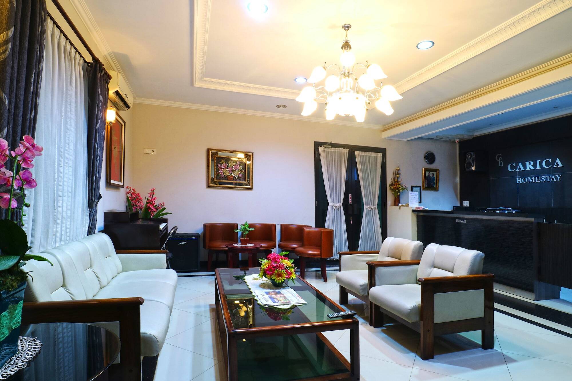 Carica Homestay Surabaya Kültér fotó